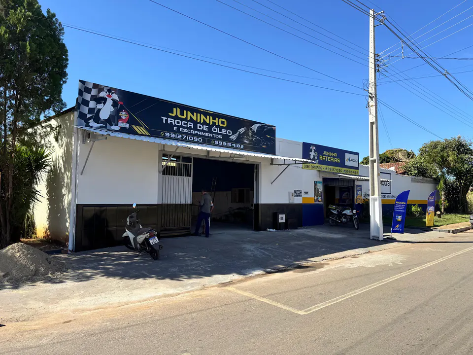 Fachada e acesso da loja em Senador Canedo